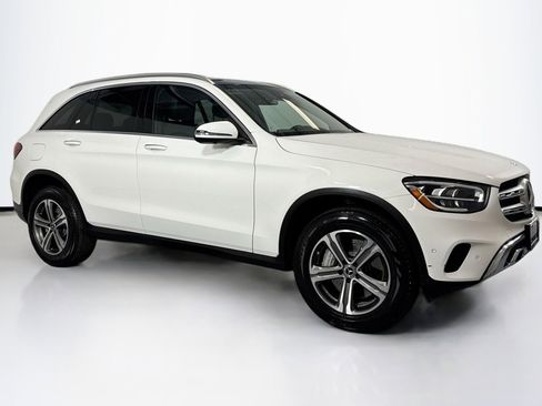 Certified 2022 Mercedes-Benz GLC 300 GLC 300 4MATIC SUV image 3
