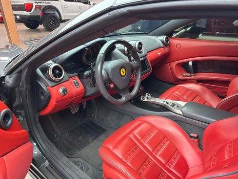 Used 2010 Ferrari California RWD image 5
