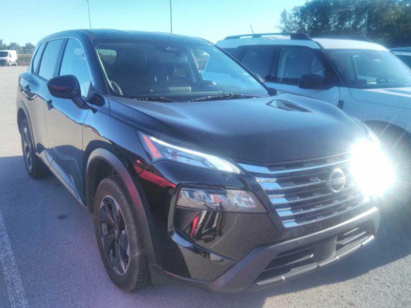 Used 2025 Nissan Rogue SV AWD/4WD image 4