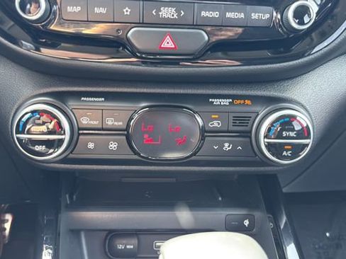 Used 2020 Kia Soul GT-Line Turbo FWD image 16