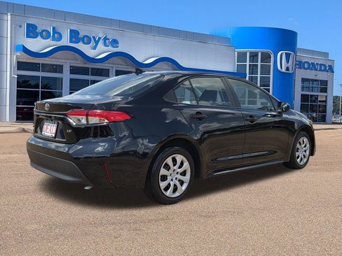 Used 2024 Toyota Corolla LE FWD image 5