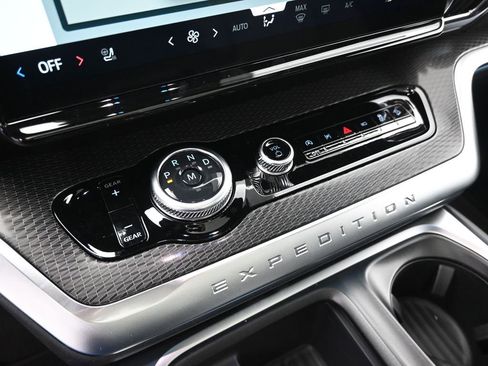 New 2026 Ford Expedition Max Platinum w/ Stealth Appearance Package AWD/4WD image 16