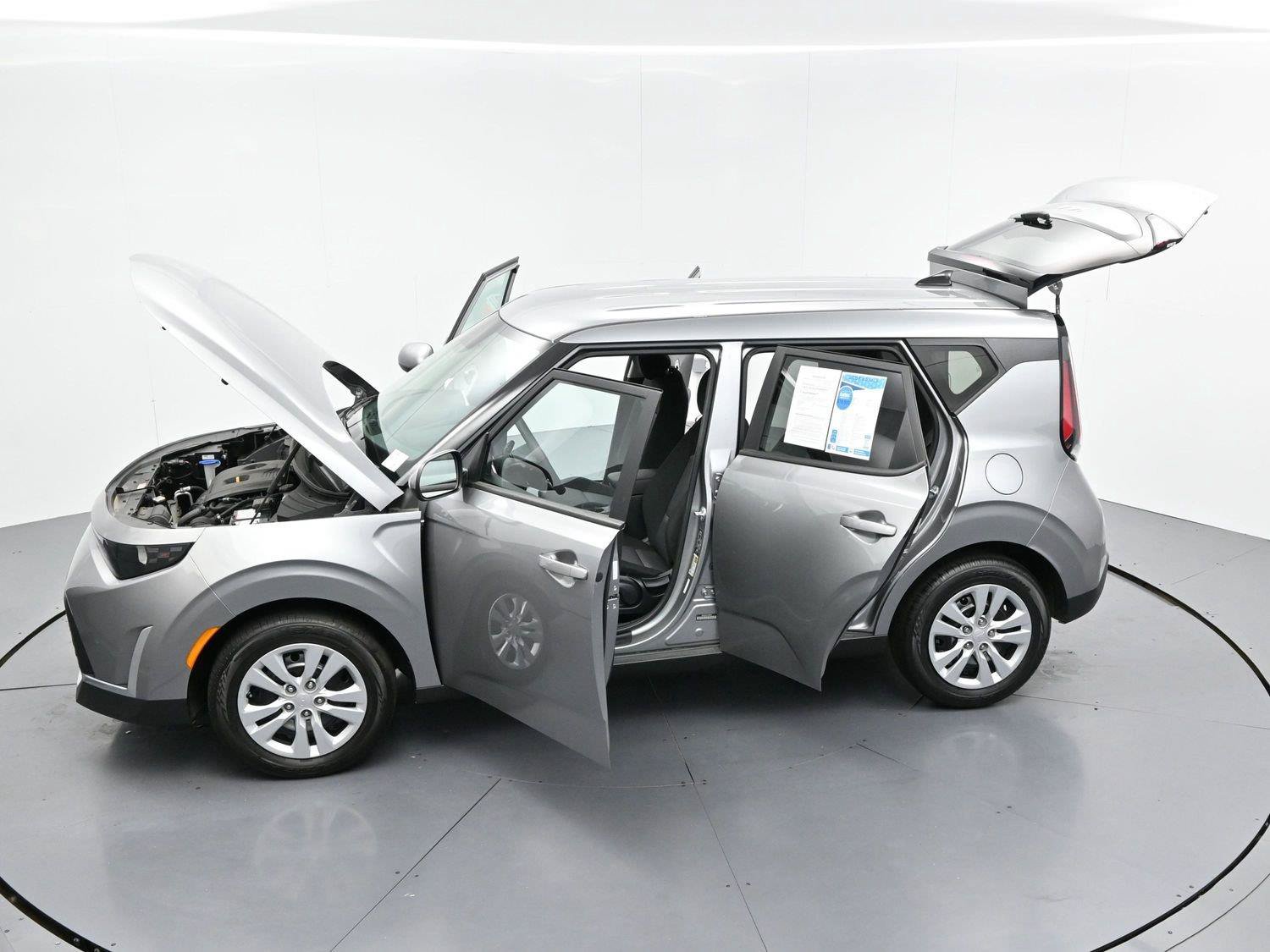 Used 2025 Kia Soul LX FWD image 37