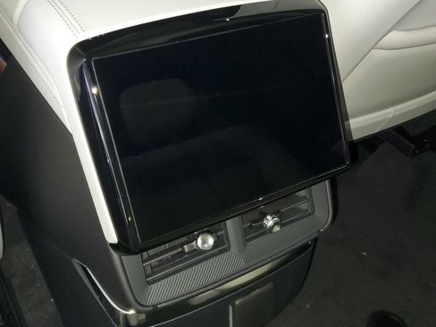 New 2027 Cadillac Vistiq Luxury AWD/4WD image 13