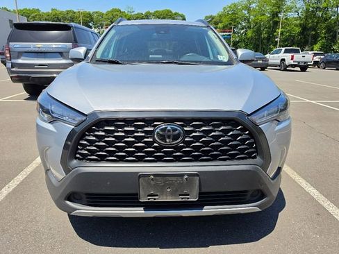 Used 2022 Toyota Corolla Cross LE AWD/4WD image 2