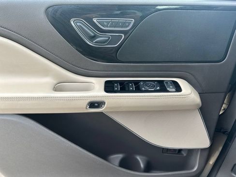 Used 2020 Lincoln Aviator 2WD image 14