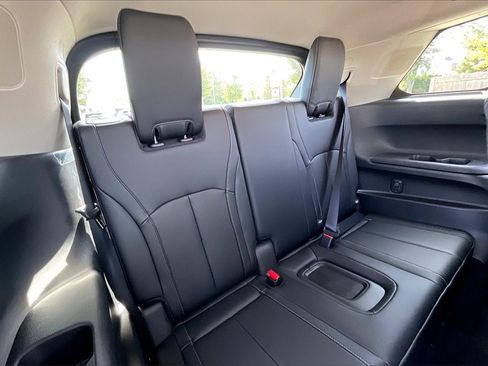 Certified 2025 INFINITI QX60 Luxe image 35