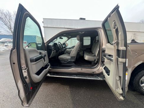 Used 2018 Ford F150 XLT w/ Equipment Group 302A Luxury AWD/4WD image 35