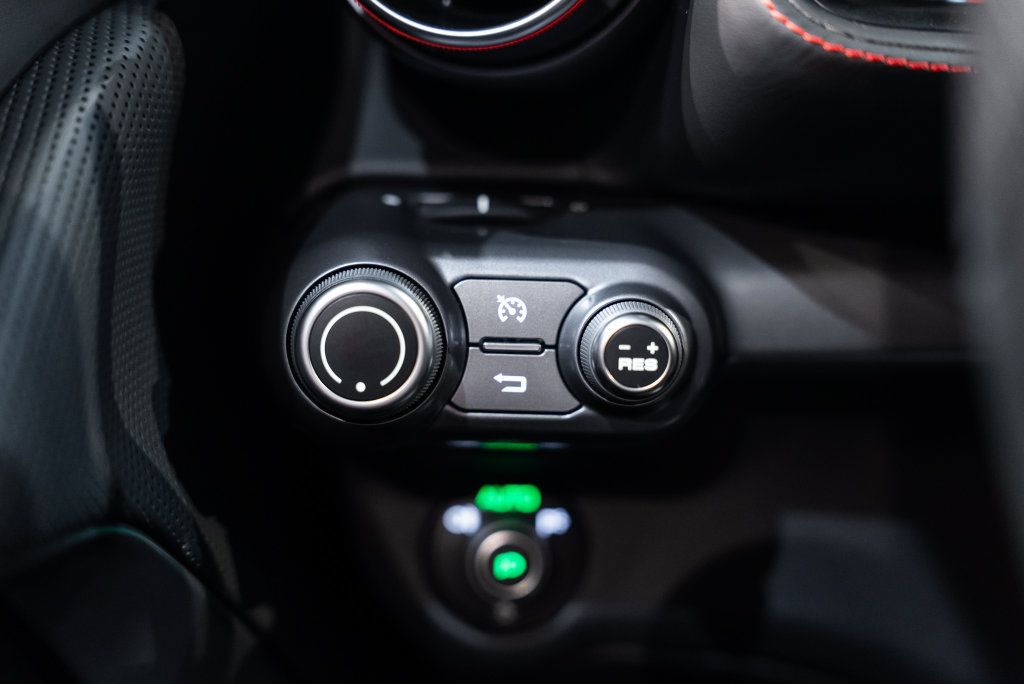 Used 2020 Ferrari 812 Superfast RWD image 31