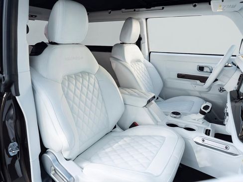 Used 2024 Ford Bronco Black Diamond image 18