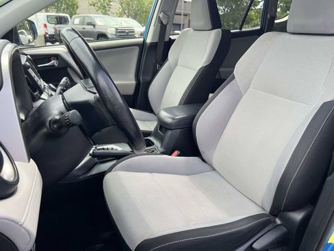Used 2017 Toyota RAV4 XLE FWD image 20