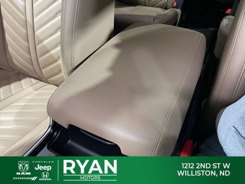 Used 2024 Kia Sorento SX Prestige w/ Olive Brown Leather Package image 25