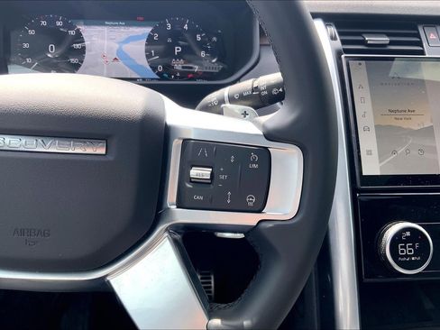 Certified 2025 Land Rover Discovery Dynamic SE AWD/4WD image 24