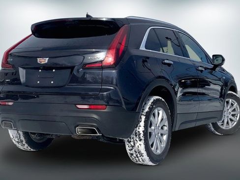 Used 2023 Cadillac XT4 Luxury w/ Cold Weather Package image 13