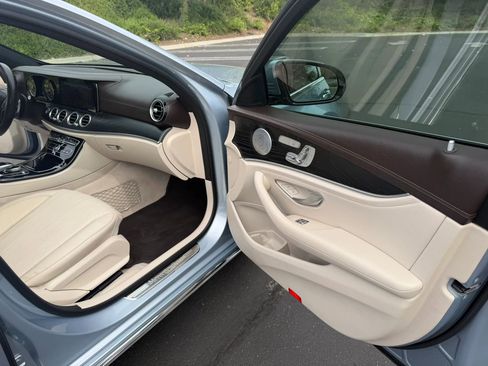 Used 2017 Mercedes-Benz E 300 image 23