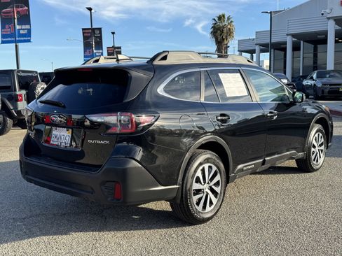 Used 2020 Subaru Outback Premium image 5