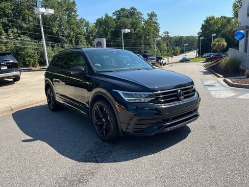 Used 2024 Volkswagen Tiguan SE R-Line FWD image 1