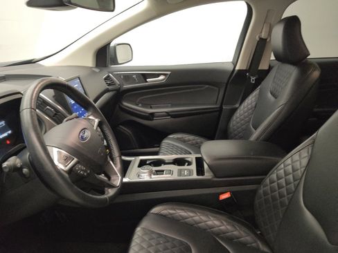 Used 2024 Ford Edge Titanium image 17