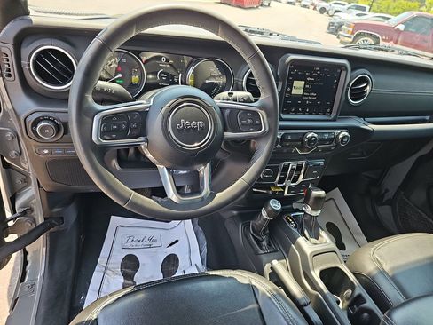 Used 2023 Jeep Wrangler Unlimited Sahara AWD/4WD image 19