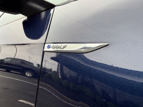 Used 2016 Volkswagen e-Golf SE image 10