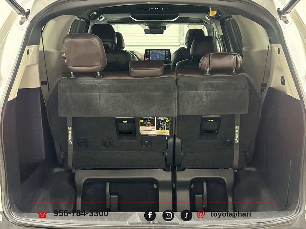 Used 2021 Toyota Sienna Platinum FWD image 28
