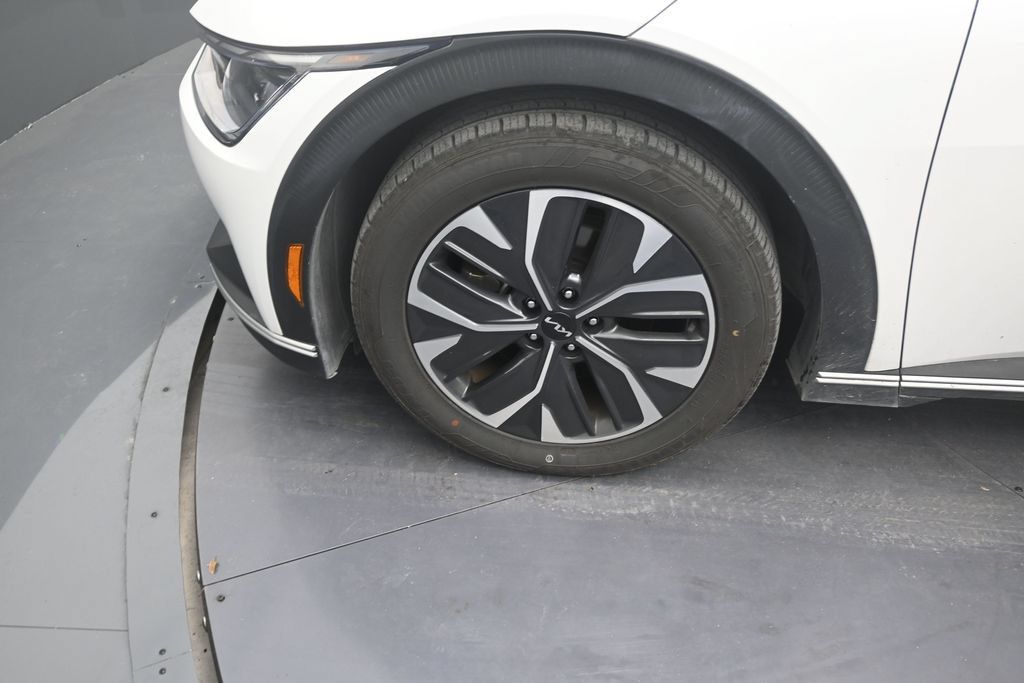 Used 2024 Kia EV6 Light RWD image 9