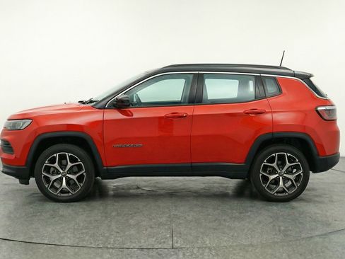 Used 2025 Jeep Compass Limited AWD/4WD image 5