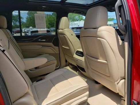 Used 2024 Cadillac Escalade ESV Premium Luxury AWD/4WD image 17