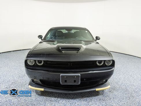 Used 2019 Dodge Challenger GT image 2