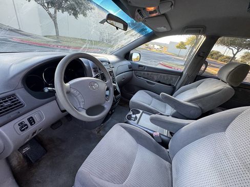 Used 2008 Toyota Sienna CE image 11