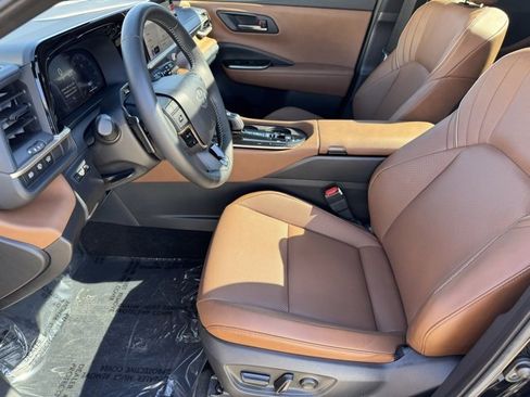 Certified 2025 Toyota Crown Signia image 5