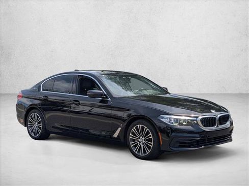 Used 2019 BMW 530e w/ Convenience Package RWD image 3