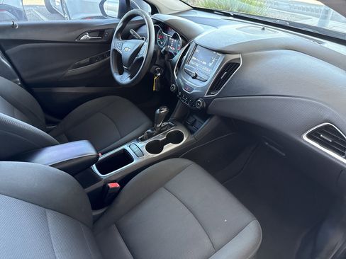Used 2018 Chevrolet Cruze LT w/ LT Fleet Convenience Package image 15