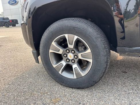Used 2019 Chevrolet Colorado Z71 AWD/4WD image 10