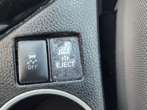 Used 2019 Toyota Corolla LE image 21