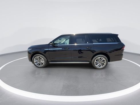 New 2026 Lincoln Navigator L Premier AWD/4WD image 5