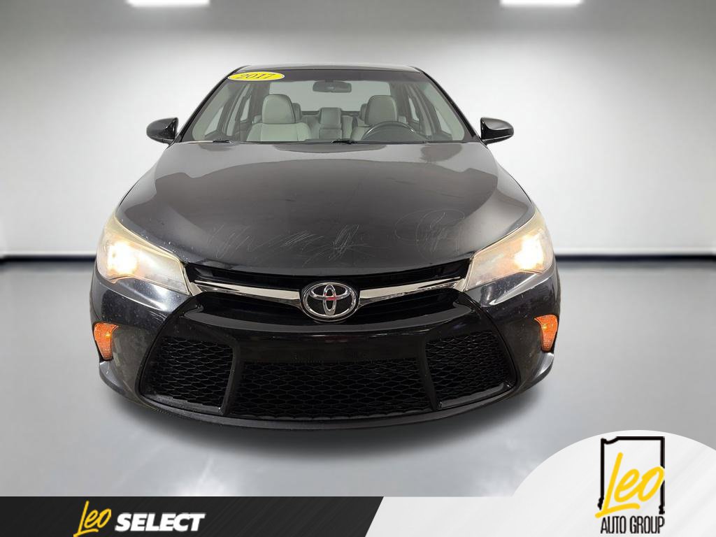 Used 2017 Toyota Camry SE FWD image 2