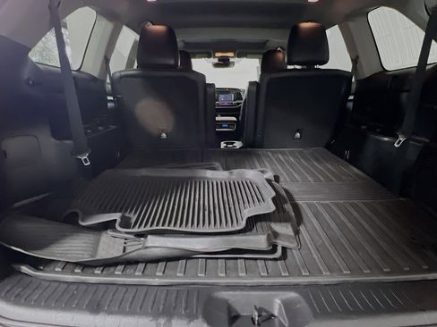 Used 2019 Toyota Highlander SE image 34