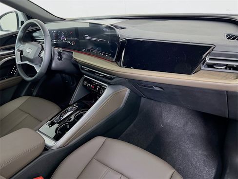 New 2025 Audi Q5 Premium image 28