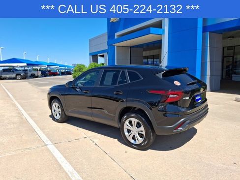 Used 2025 Chevrolet Trax LS w/ Driver Confidence Package FWD image 5