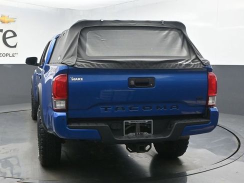 Used 2016 Toyota Tacoma TRD Off-Road image 33