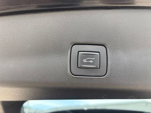 Used 2025 Chevrolet TrailBlazer RS w/ Convenience Package AWD/4WD image 24