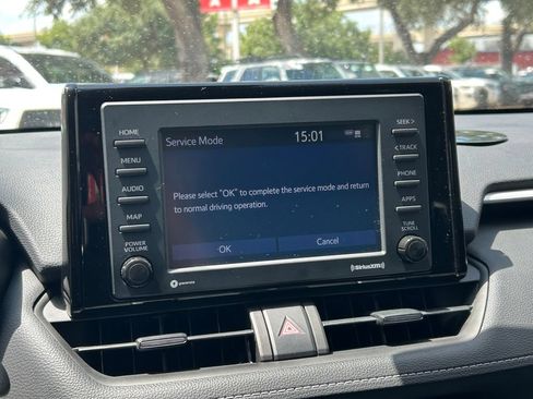 Used 2022 Toyota RAV4 XLE AWD/4WD image 29