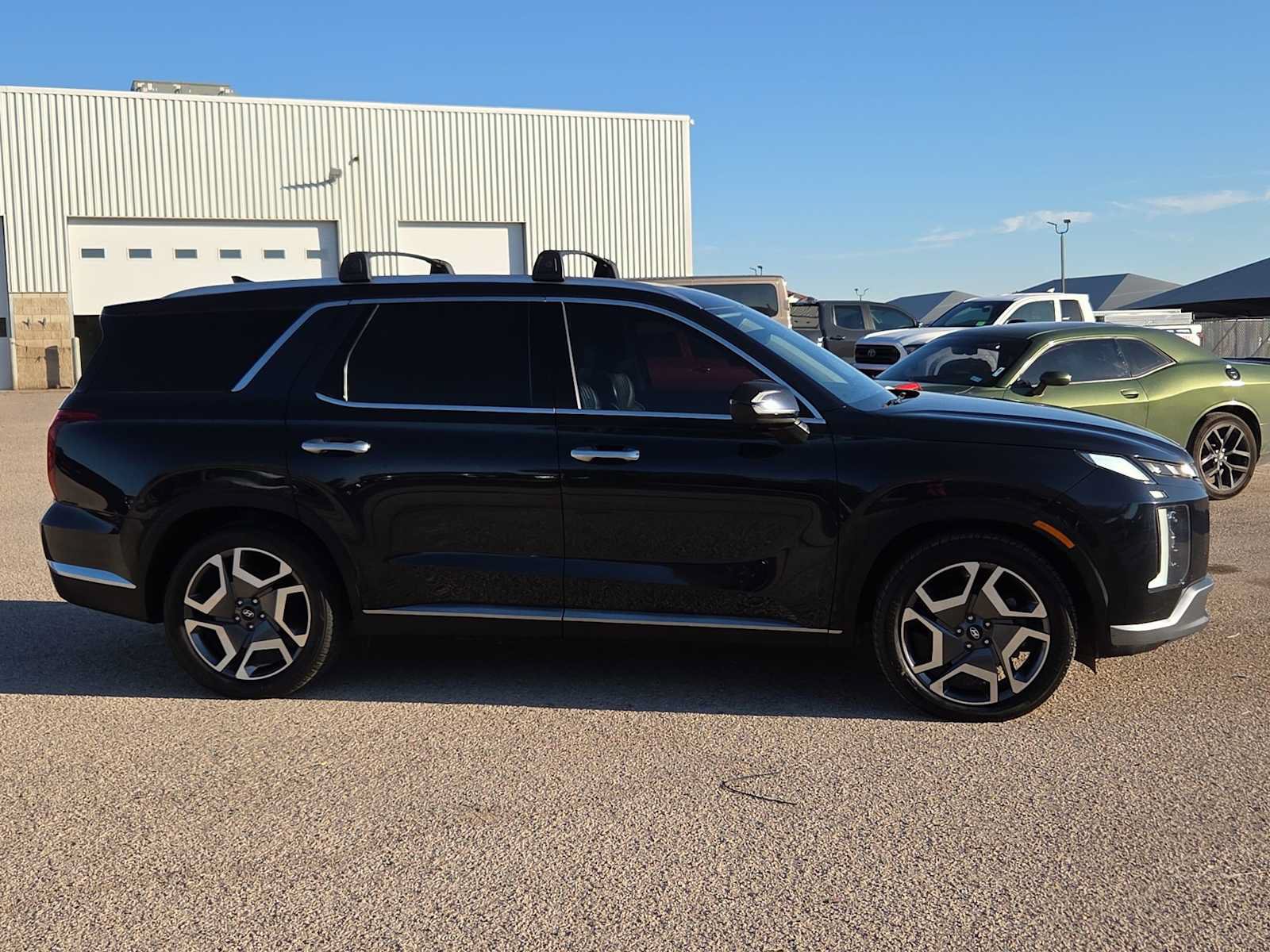 Used 2023 Hyundai Palisade Limited FWD image 9