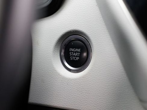 Used 2021 Toyota Corolla SE FWD image 32