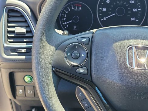 Used 2018 Honda HR-V EX image 22