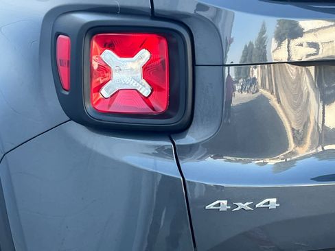 Used 2023 Jeep Renegade Latitude image 16