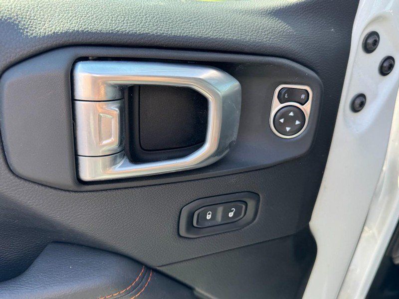 Used 2023 Jeep Gladiator Mojave w/ LED Lighting Group AWD/4WD image 15