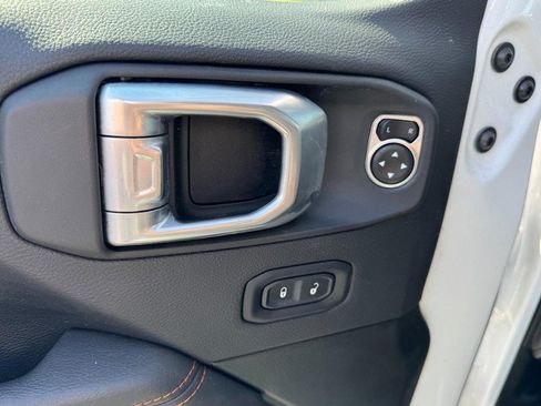 Used 2023 Jeep Gladiator Mojave w/ LED Lighting Group AWD/4WD image 15