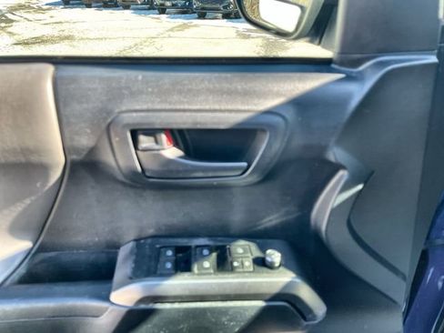 Used 2018 Toyota Tacoma SR5 image 17